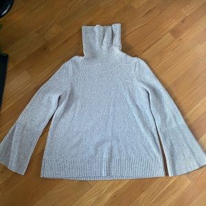 Light gray loft turtleneck sweater w Bell sleeves